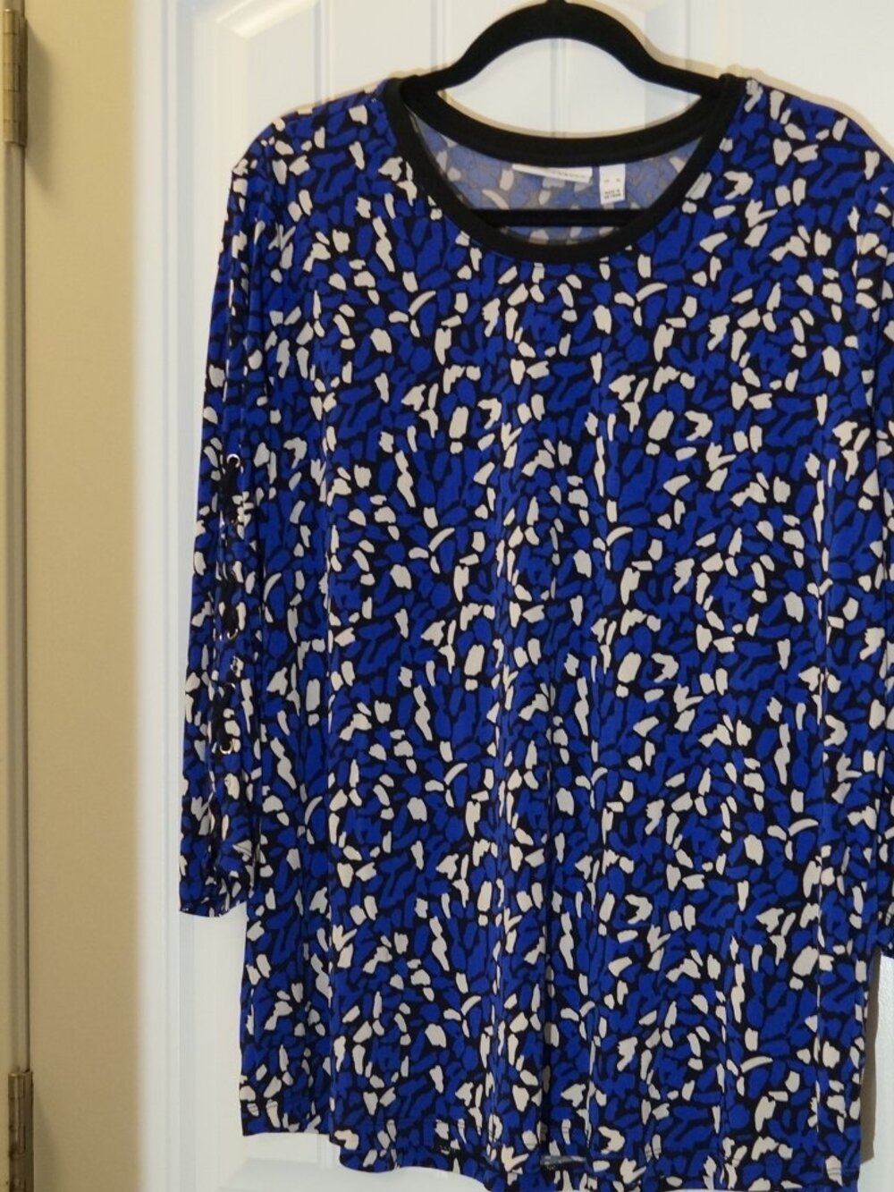 Susan Graver Printed Liquid Knit Top with Lacing Pre-owned Size XL